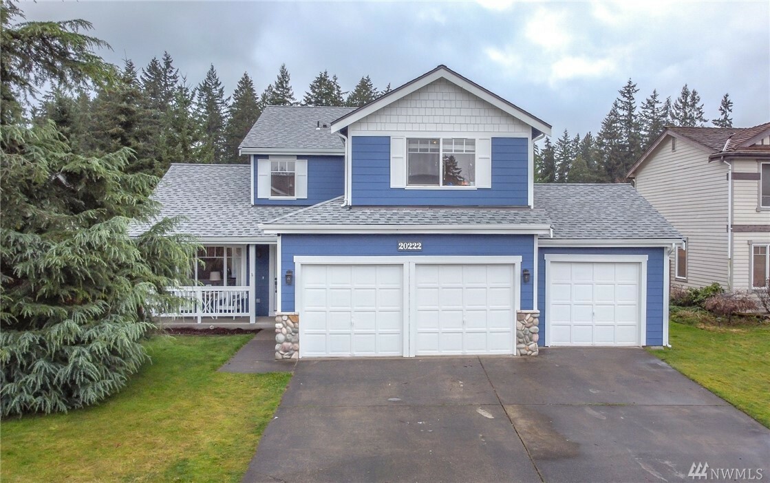 Property Photo:  20222 71 Av Ct E  WA 98387 