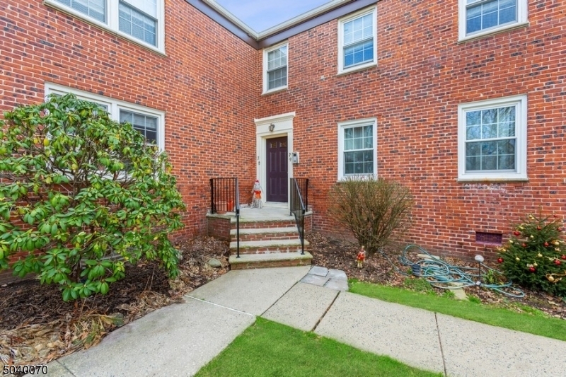 Property Photo:  390 Morris Ave 29  NJ 07901 