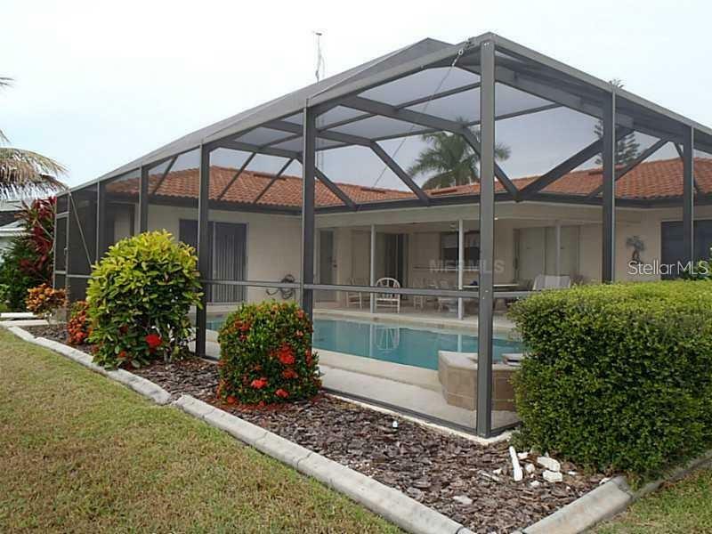 Property Photo:  819 Lucia Dr  FL 33950 