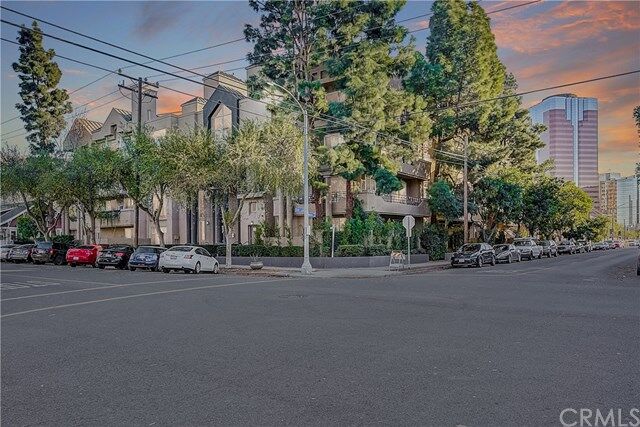 Property Photo:  640 W 4th St 405  CA 90802 