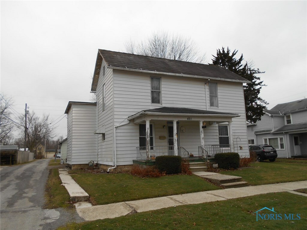 Property Photo:  421 W Lincoln Street  OH 45840 