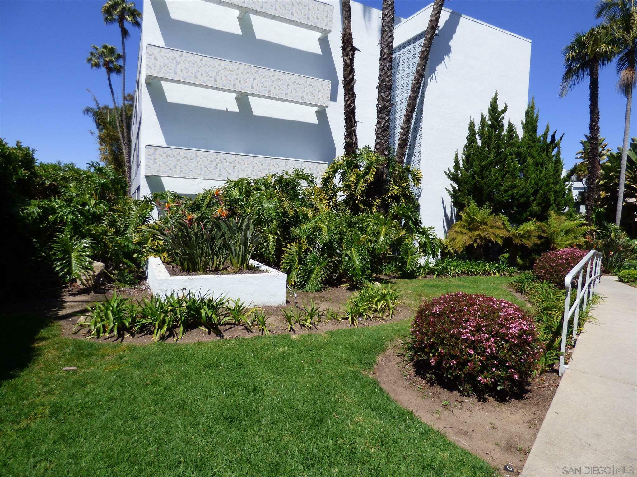 Property Photo:  2368 Torrey Pines Road 66  CA 92037 