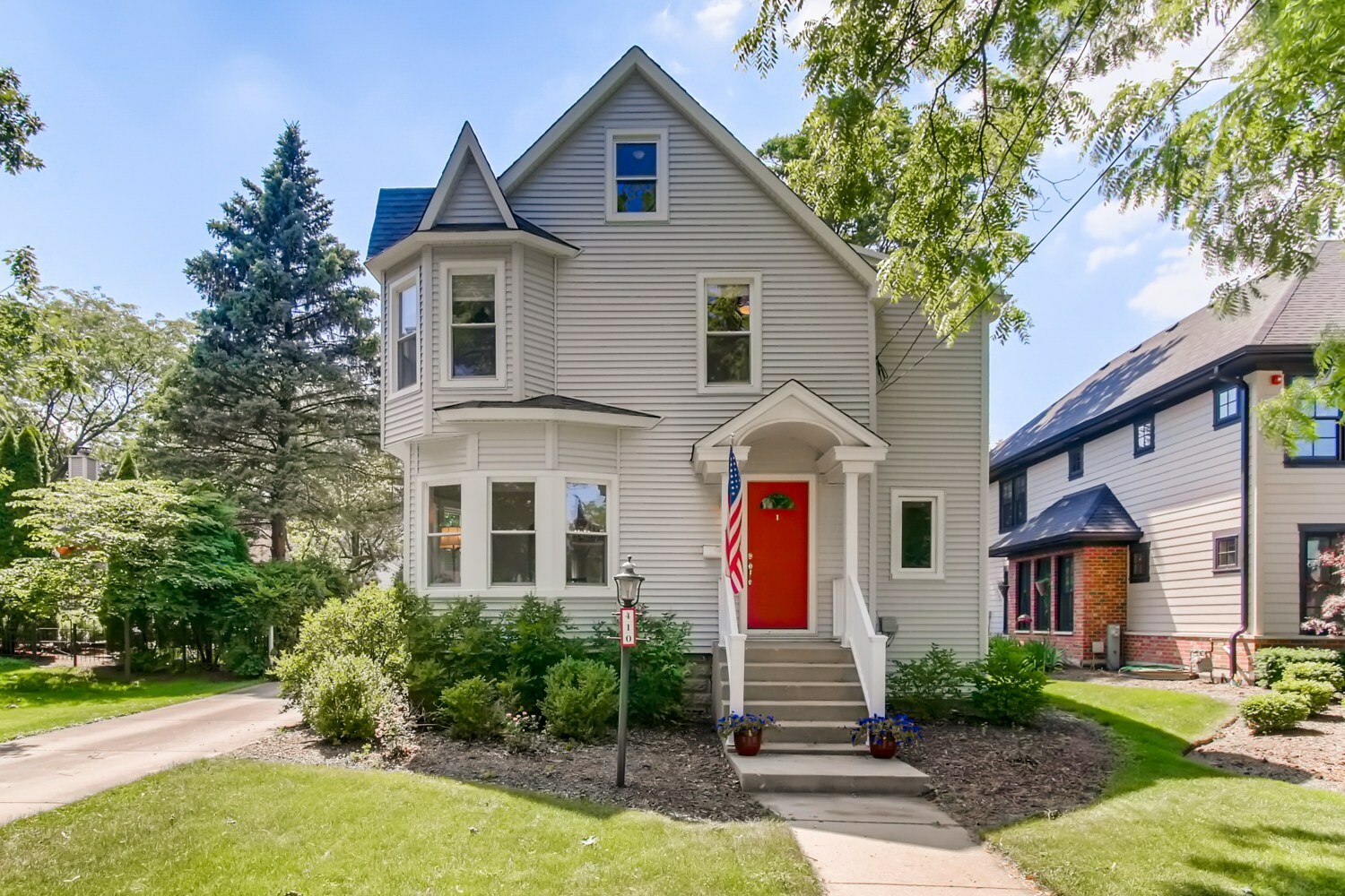 Property Photo:  410 Prospect Avenue  IL 60137 