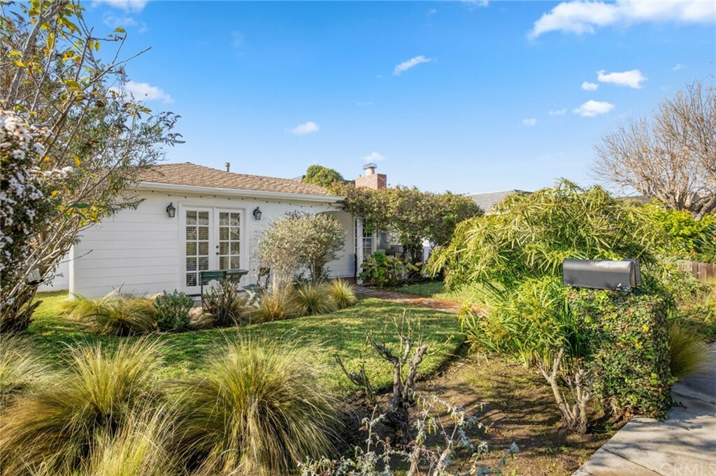 Property Photo: 273 Palmer Street CA 92627
