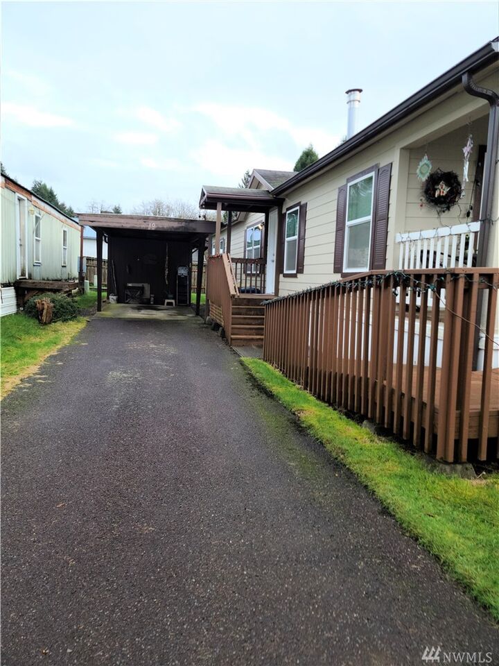 Property Photo: 10239 SW 185th Ave 10 WA 98579