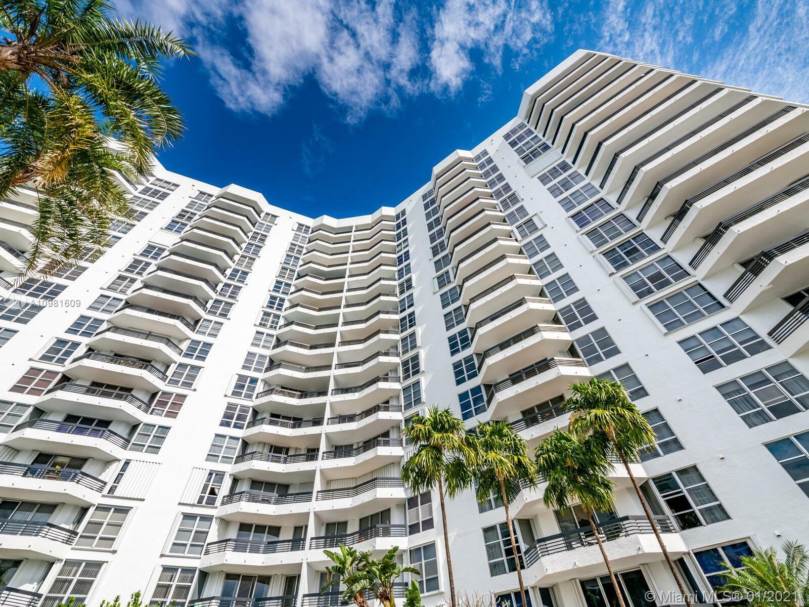 Property Photo: 3600 Mystic Pointe Dr 1813 FL 33180