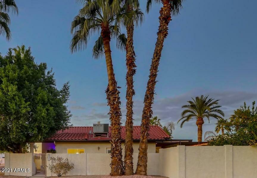 Property Photo: 9827 N 54th Avenue AZ 85302