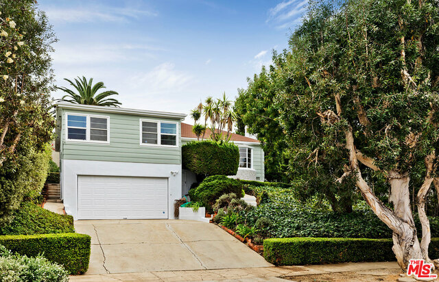 Property Photo:  432 Almar Ave  CA 90272 