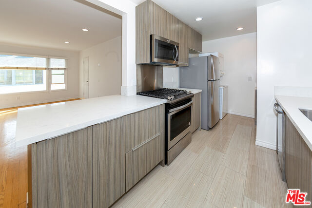 624 Lincoln D  Santa Monica CA 90402 photo