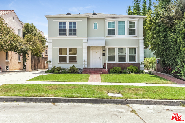 Property Photo: 1074 S Cloverdale Ave CA 90019