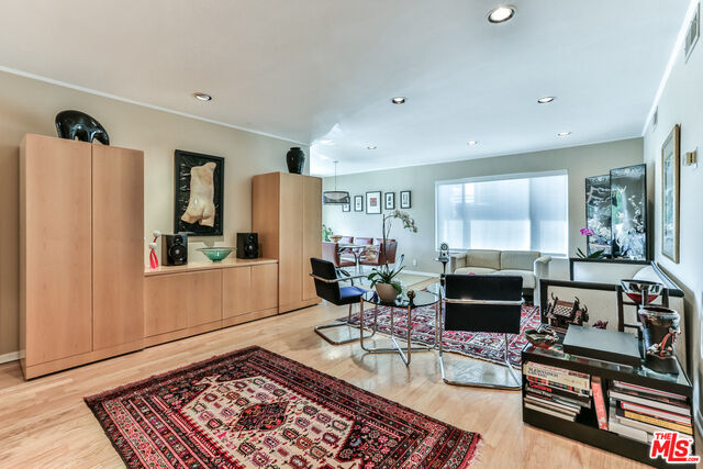 Property Photo:  1250 N Kings Rd 411  CA 90069 