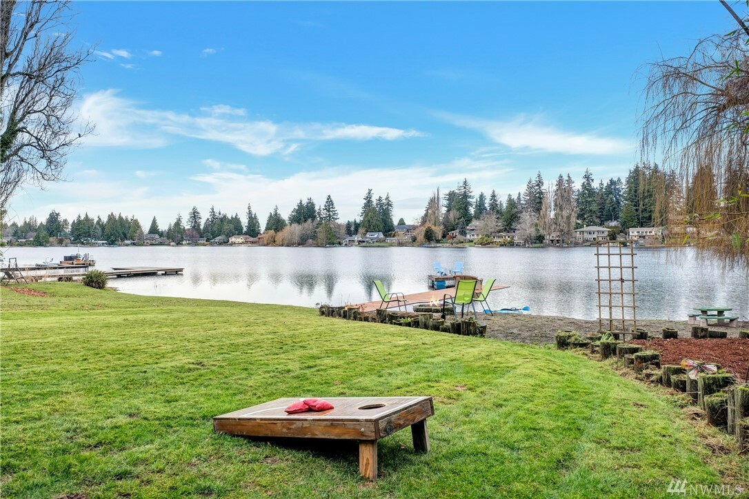 Property Photo:  3905 Shelby Rd  WA 98087 