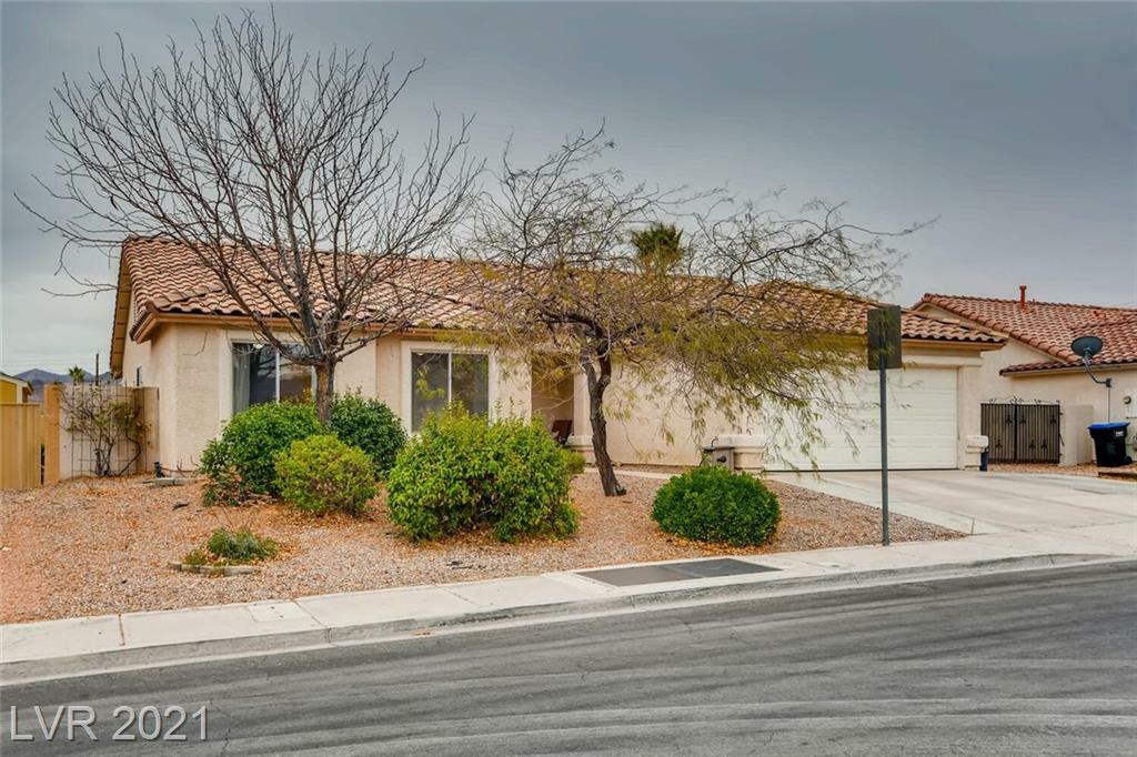 Property Photo:  736 Saratoga Springs Street  NV 89015 