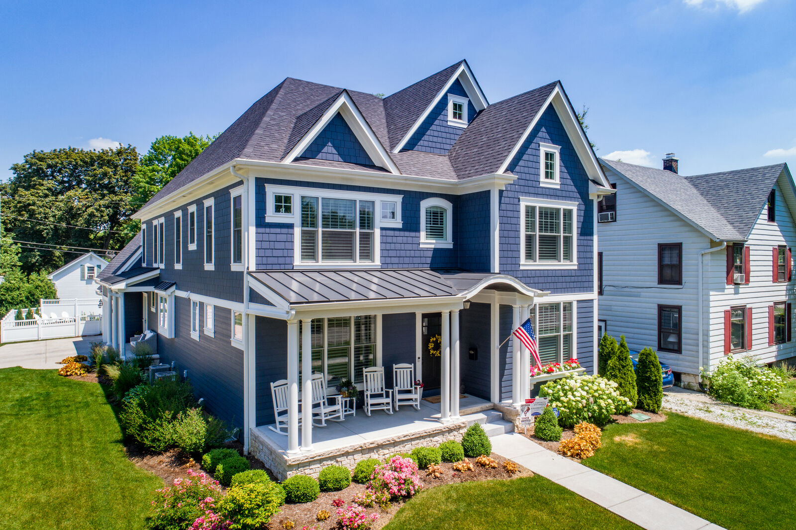 Property Photo:  439 W Franklin Avenue  IL 60540 