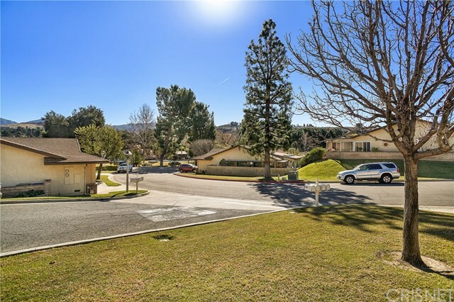 Property Photo: 26556 Cardwick Court 36 CA 91321