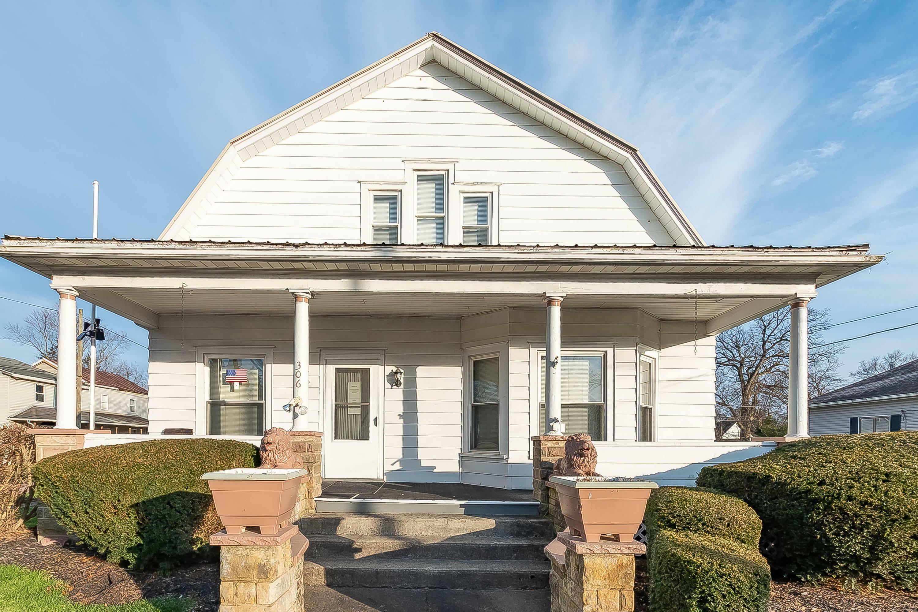 Property Photo: 306 N Park Street OH 43050