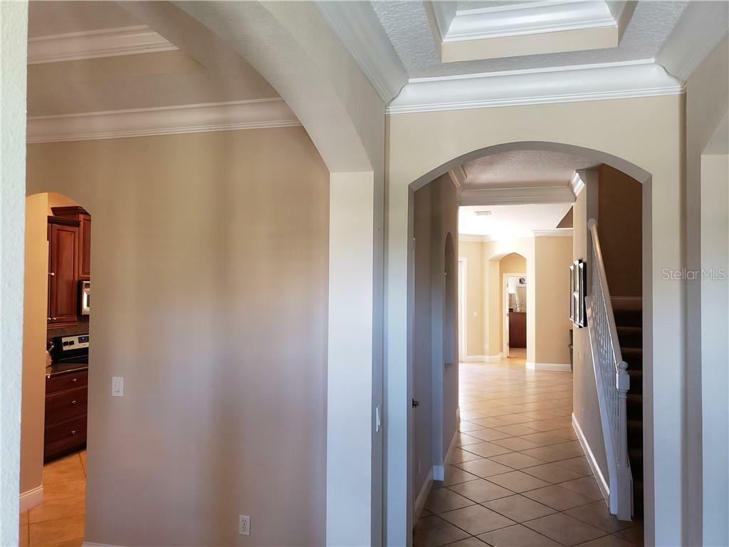 Property Photo:  410 Park Lake Drive  FL 32708 