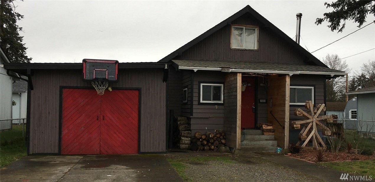 Property Photo:  503 S Ash St  WA 98531 