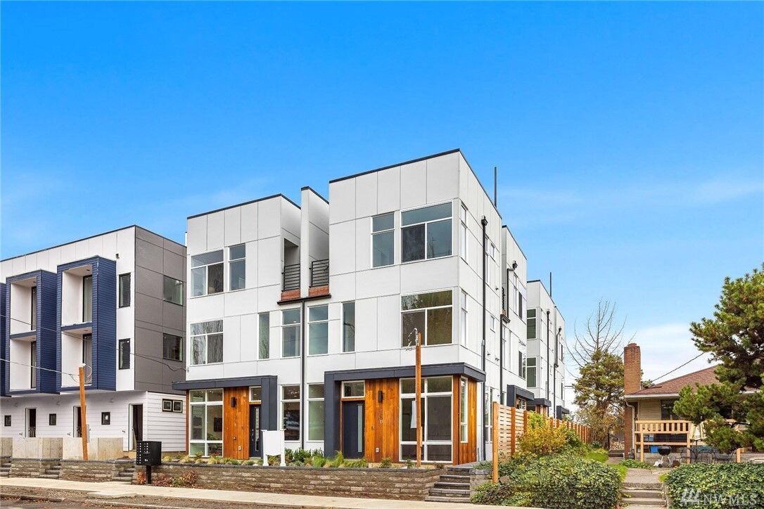 Property Photo:  2322 C 15th Ave S  WA 98144 