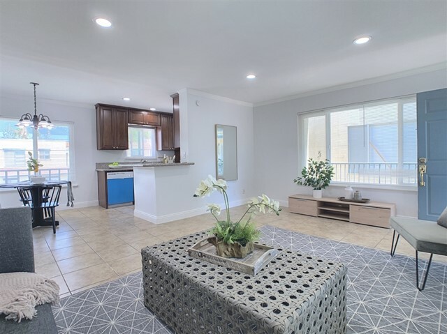 Property Photo:  732 E Lexington Ave 9  CA 92020 