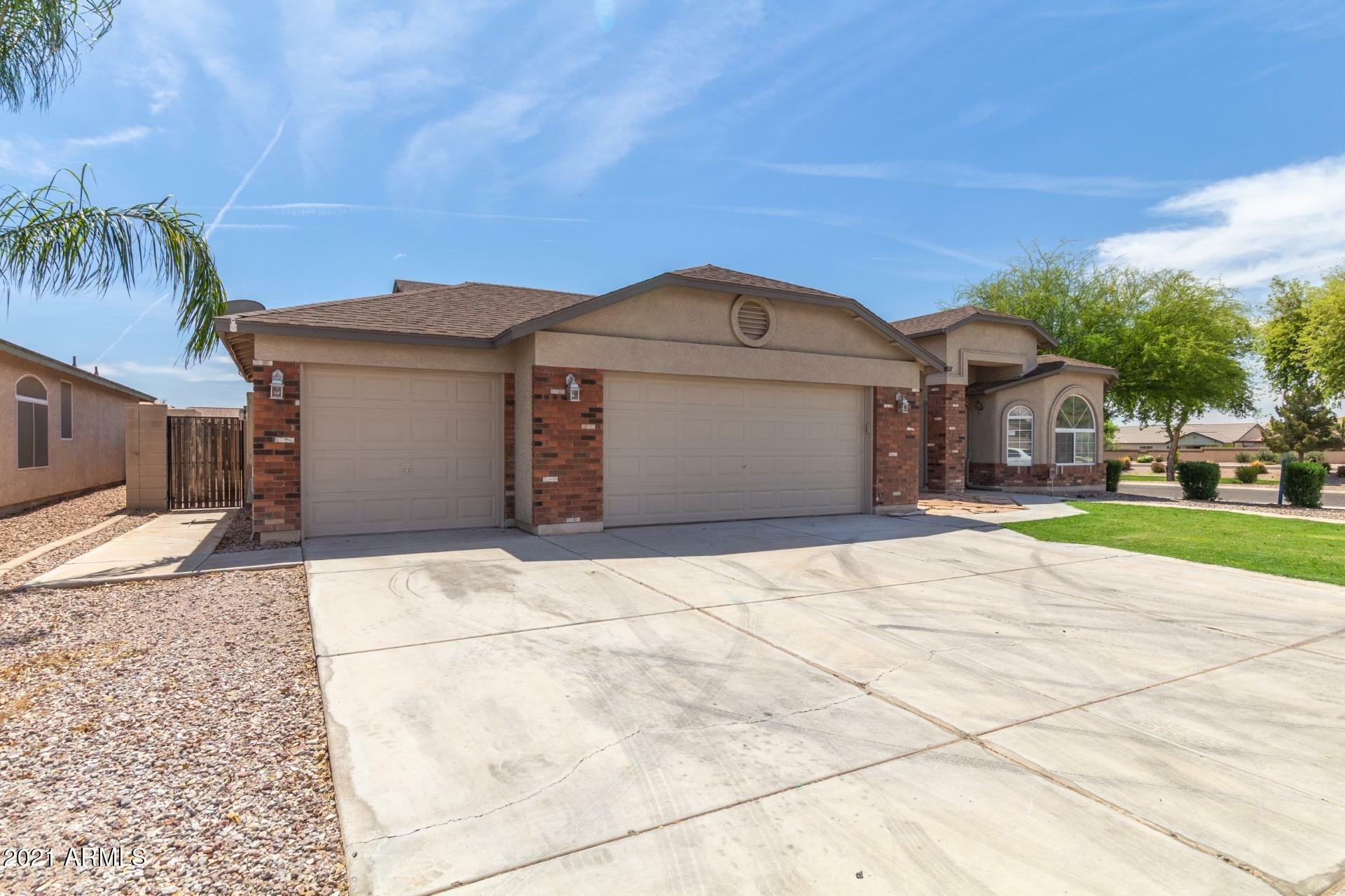 Property Photo:  3907 E Meadow Creek Way E  AZ 85140 