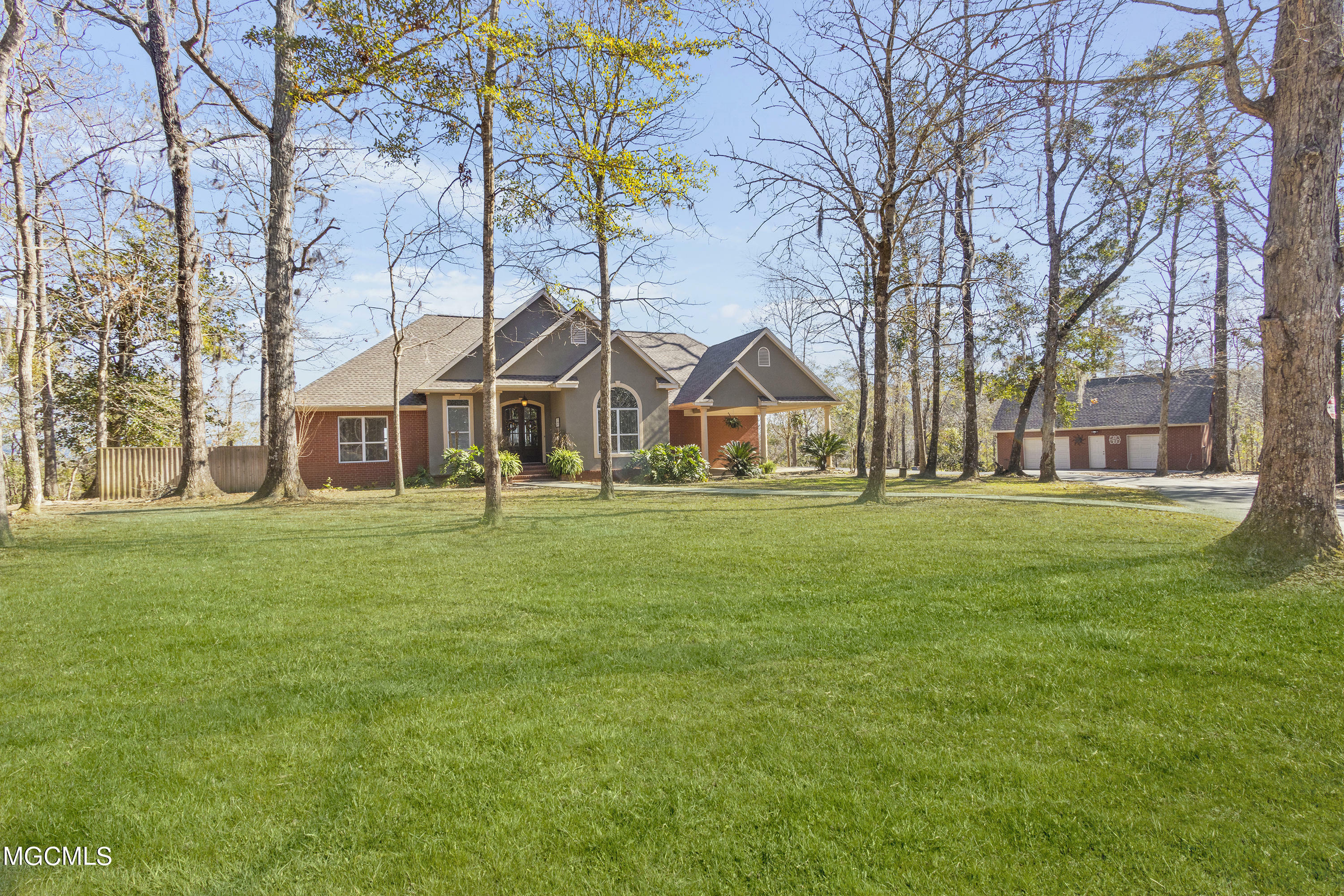 Property Photo:  1400 Magnolia Bluff Drive  MS 39553 