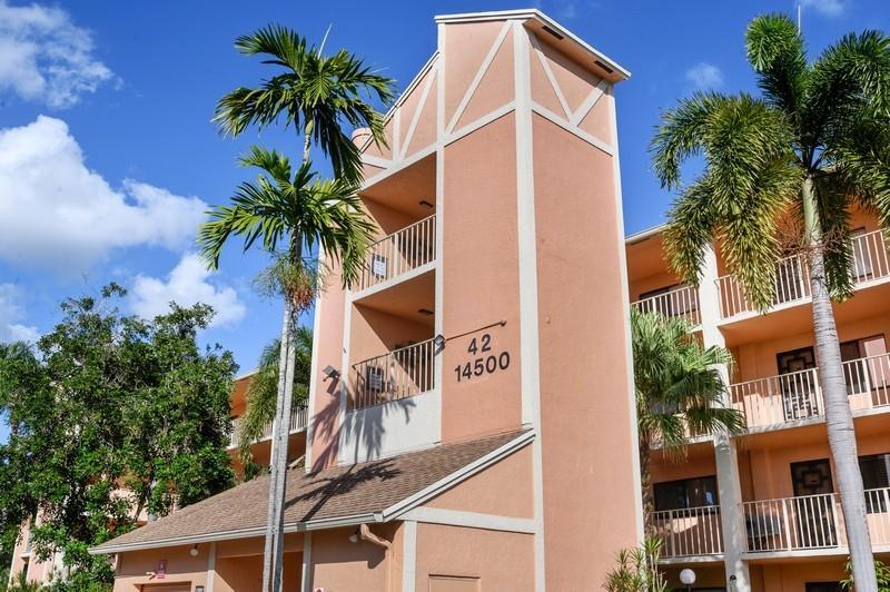 Property Photo: 14500 Stirling Way 104 FL 33446