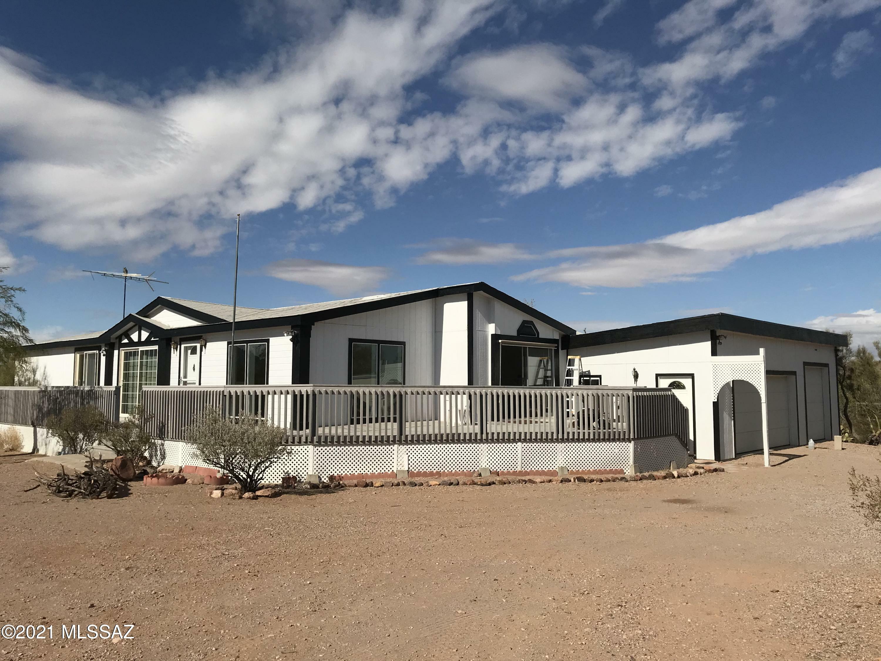 Property Photo:  13457 N Red Hill  AZ 85653 