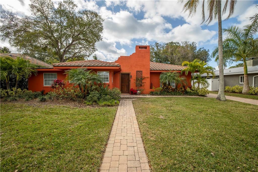 Property Photo:  1850 Goldenrod Street  FL 34239 