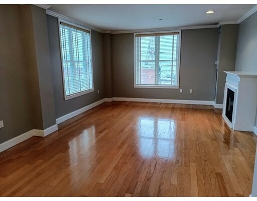 Property Photo: 73 Chelsea Street 307 MA 02129
