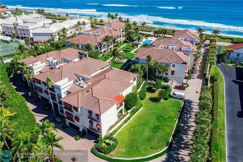 Property Photo: 5833 N Ocean Blvd D2 FL 33435