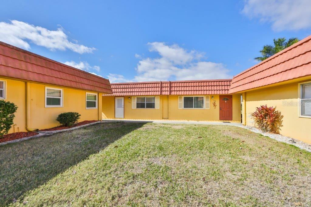 Property Photo:  202 Bedford Trail 99  FL 33573 