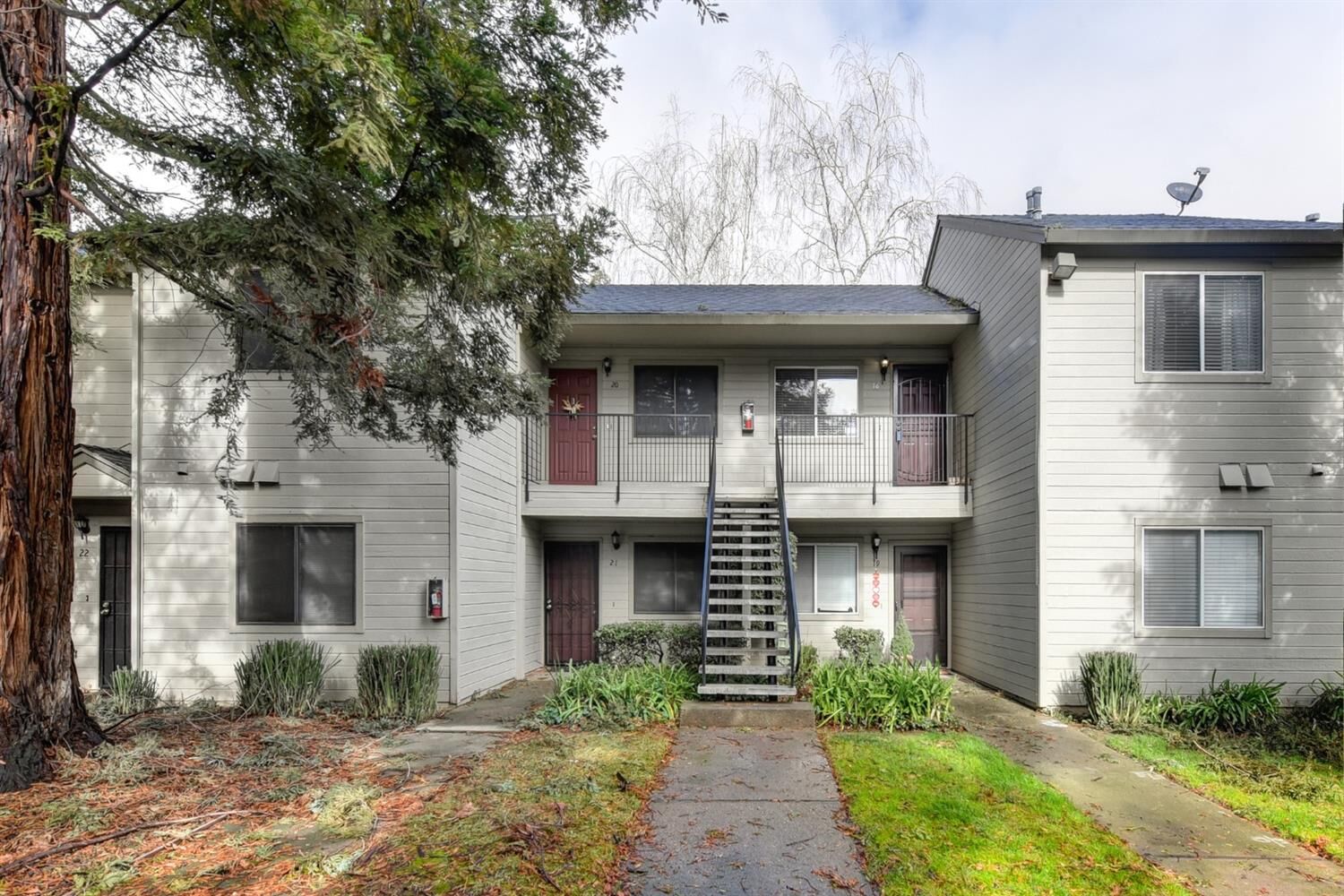 Property Photo: 9119 Newhall Drive 18 CA 95826