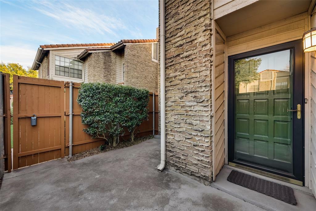 Property Photo: 837 Dublin Drive B TX 75080