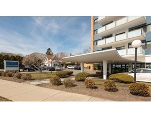 Property Photo:  300 Lynn Shore Dr 102  MA 01902 