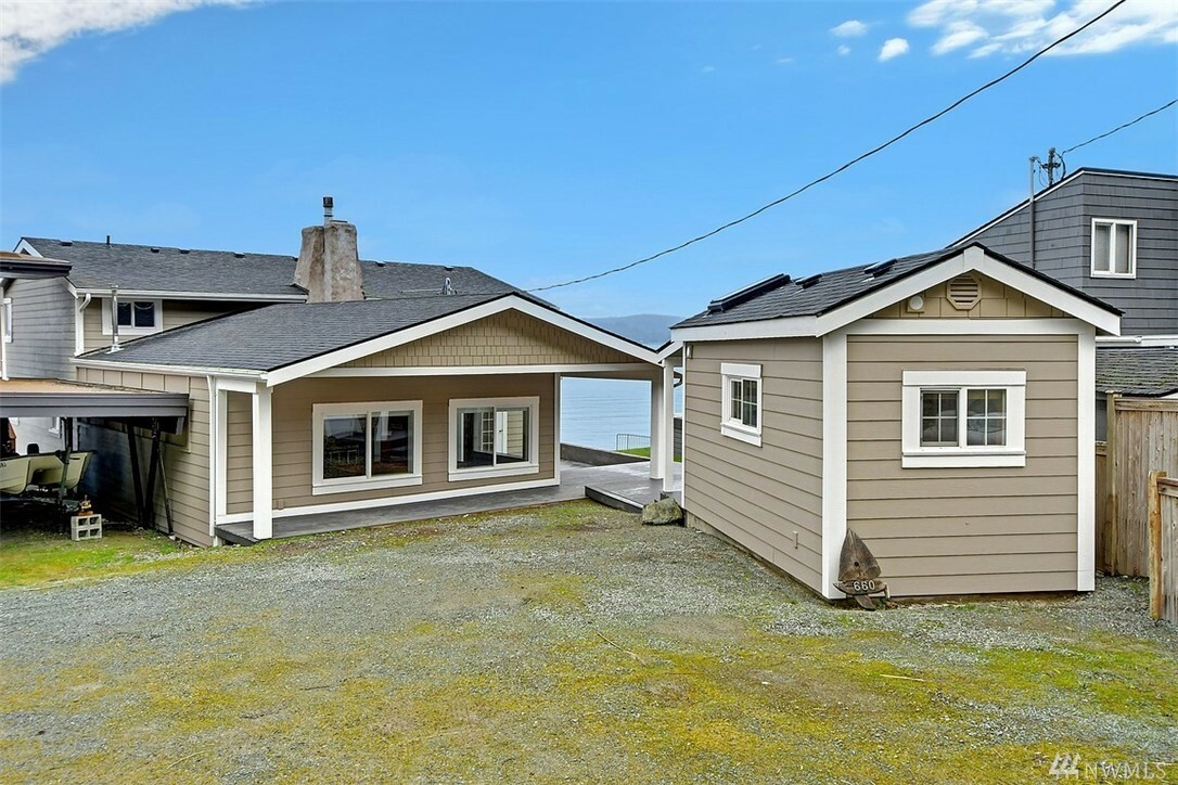 Property Photo:  660 Doeskin Ct  WA 98282 