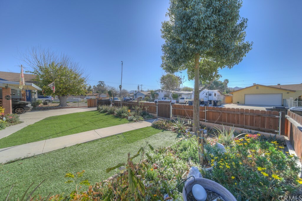 Property Photo:  840 E Wright Street  CA 92543 