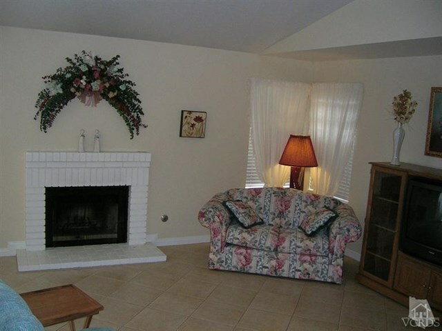 Property Photo:  390 Jeremiah Drive F  CA 93065 