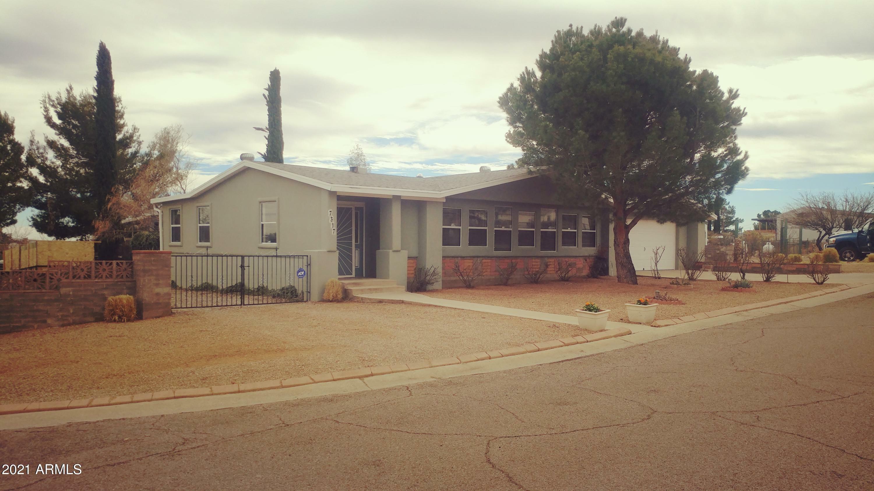 Property Photo: 7317 S Lariat Road AZ 85615