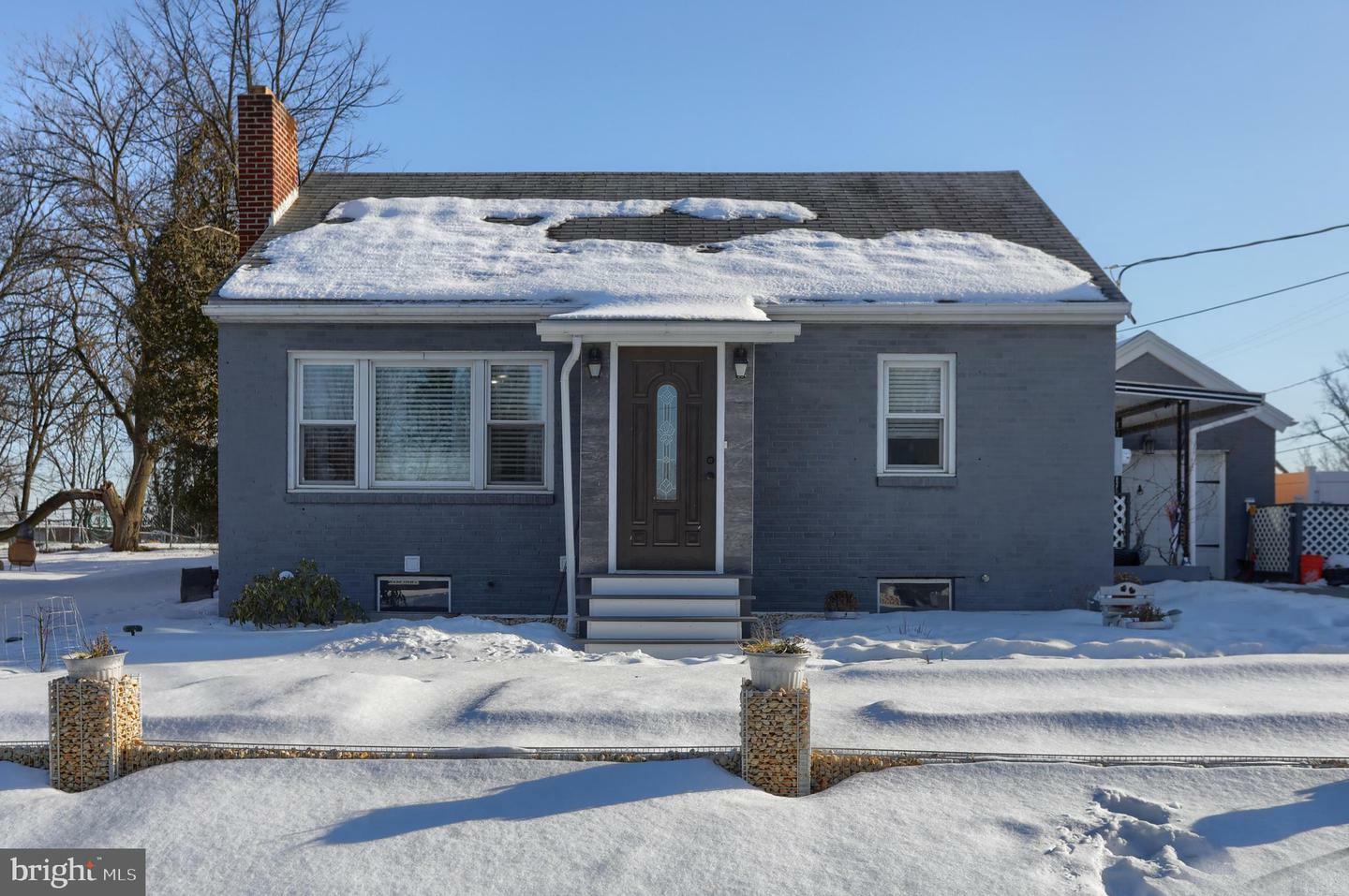 Property Photo: 6109 Knisley Street PA 17112