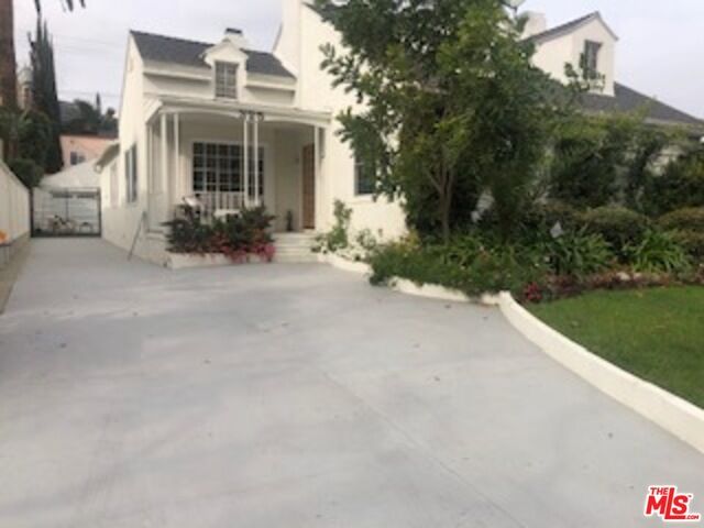 Property Photo:  325  S Linden Dr  CA 90212 