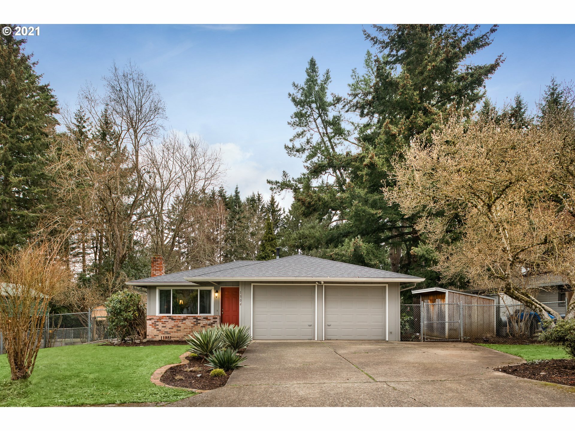 Property Photo: 1304 Sherri Ct OR 97068