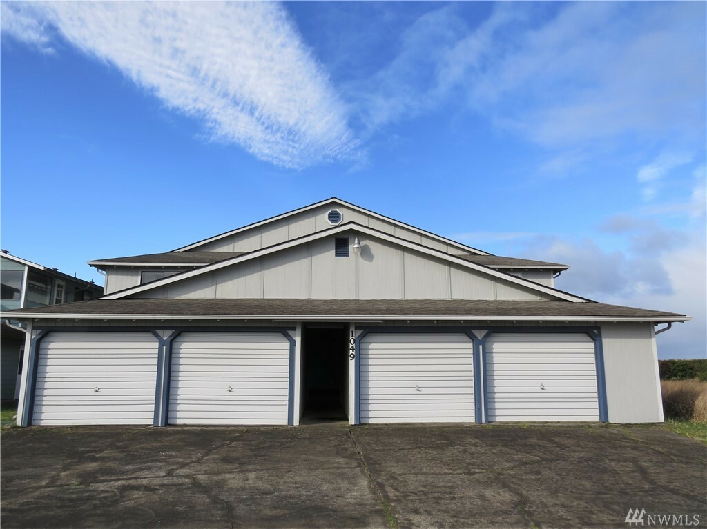 Property Photo:  1049 Ocean Shores Blvd SW 1  WA 98569 