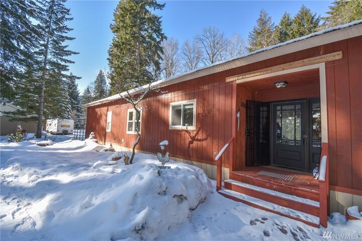 Property Photo:  561 Sun Island Dr  WA 98925 