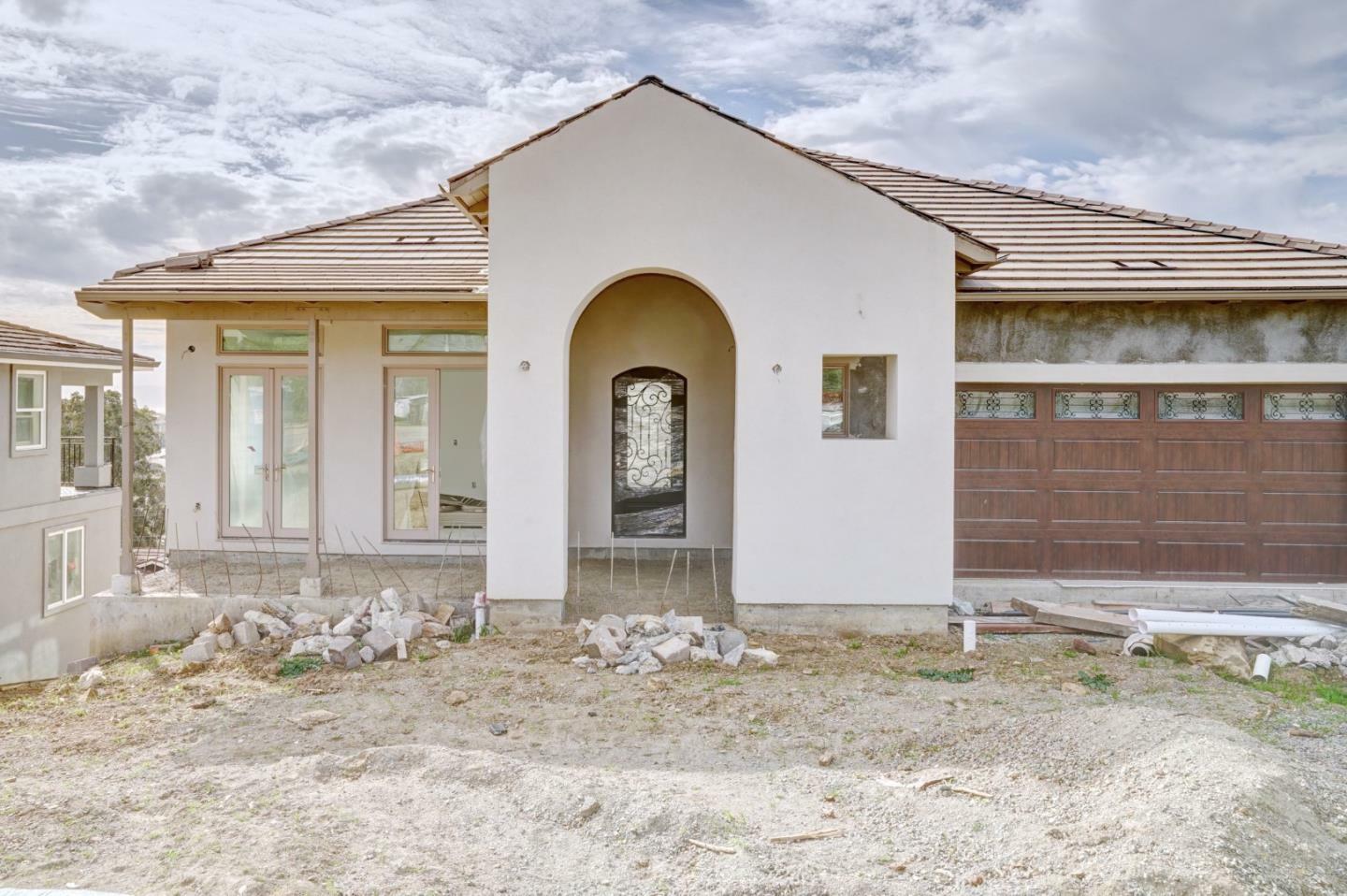 Property Photo: 2567 Hillcrest Avenue CA 94542