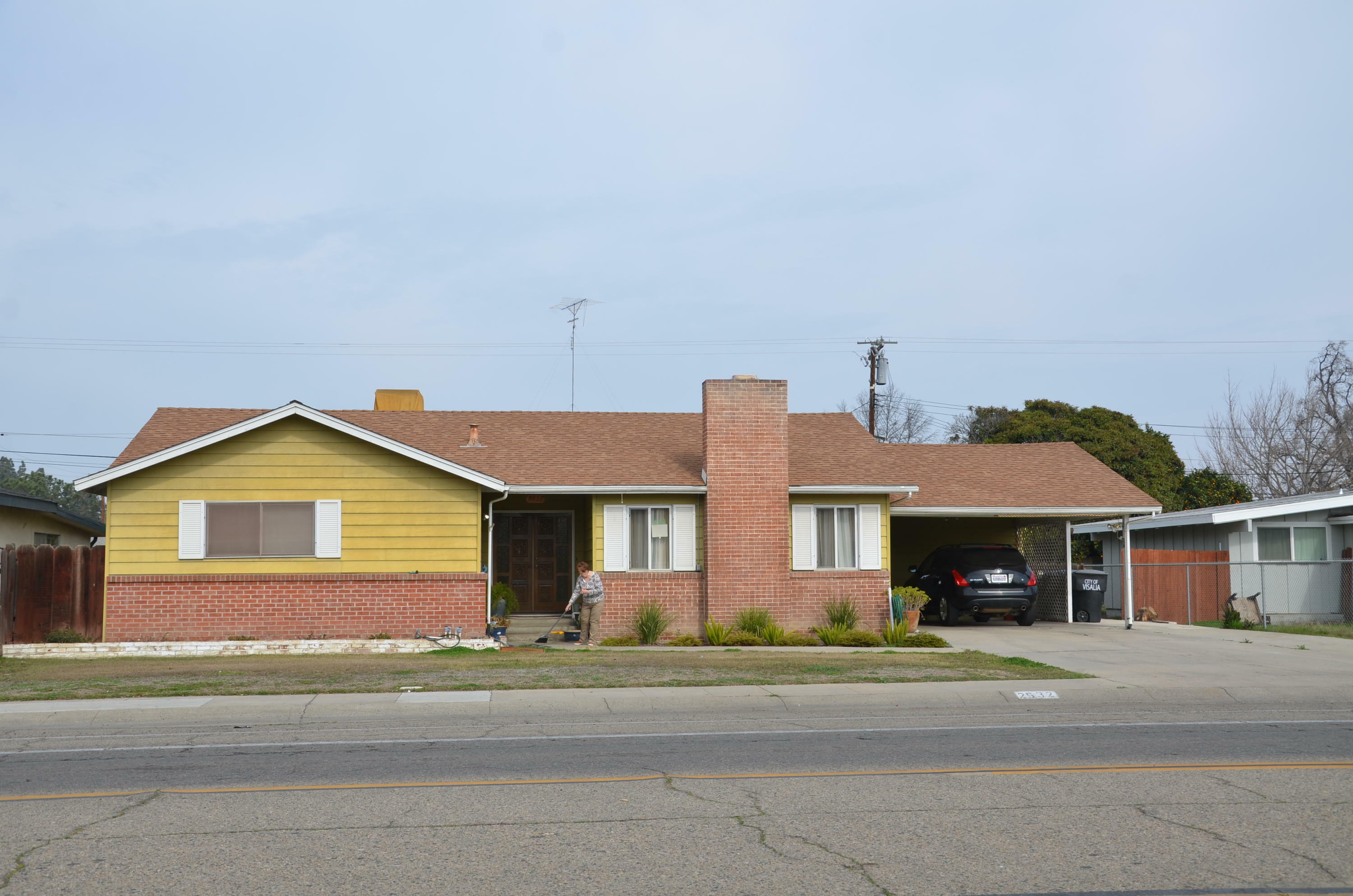 Property Photo:  2532 W Tulare Avenue  CA 93277 