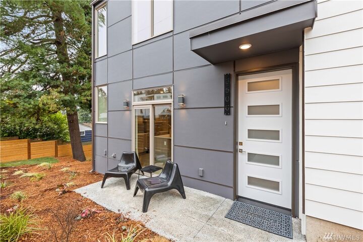 Property Photo: 3506 SW Cambridge St WA 98126