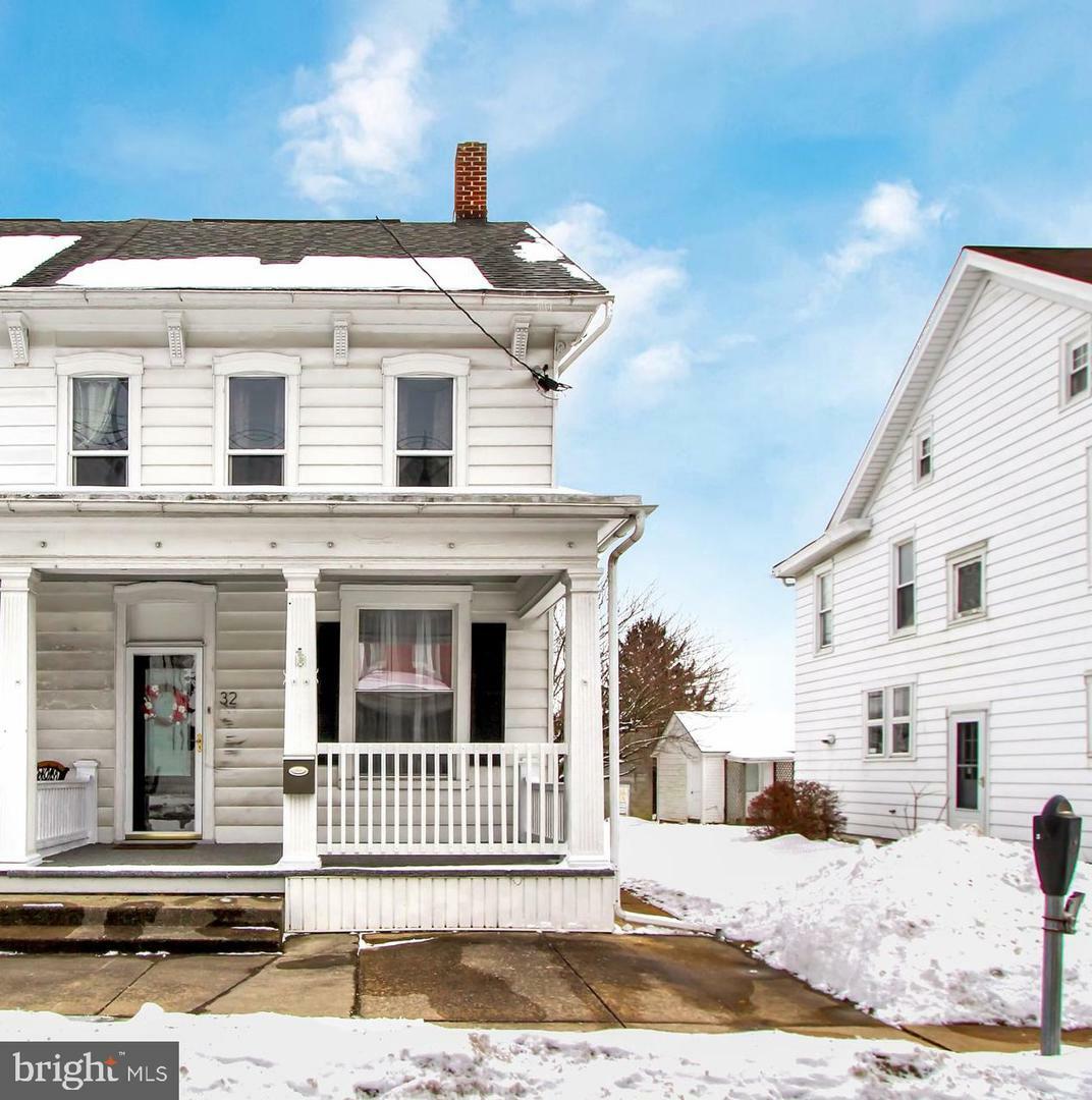 Property Photo:  32 W Main Street  PA 17313 