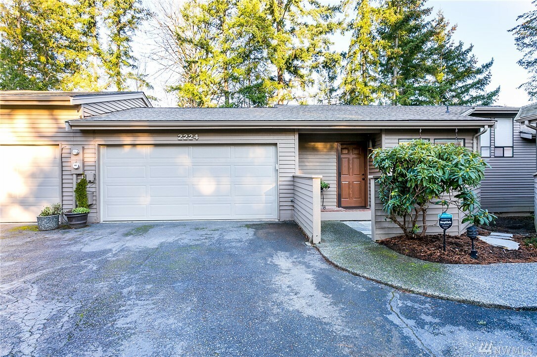 Property Photo:  2224 W Birch St C3  WA 98229 