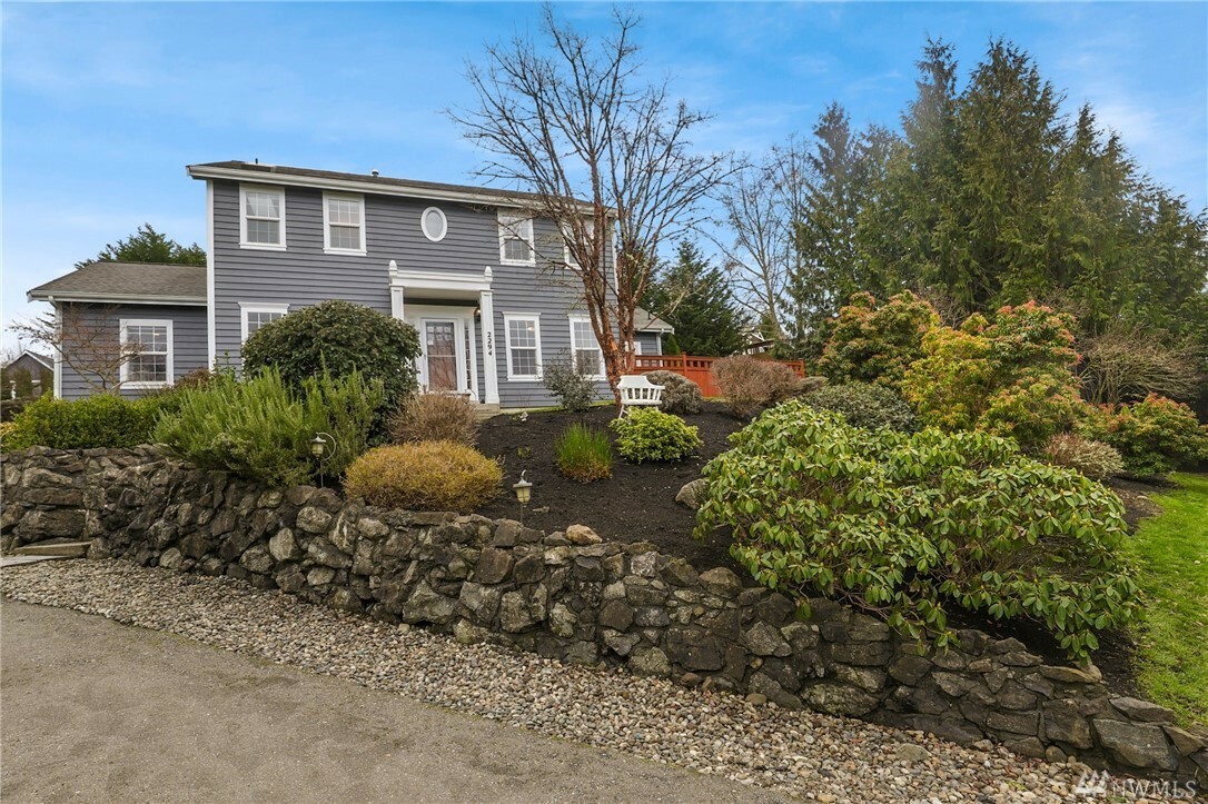 Property Photo:  2294 Douglas Dr NE  WA 98110 